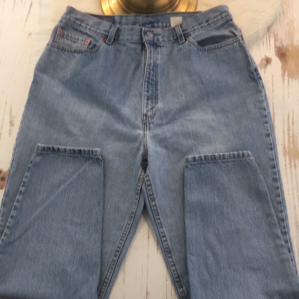 VINTAGE LEVIS LIGHTWASH JEANS 18Short Tapered legs